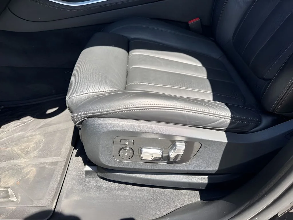 Used 2022 Black BMW xDrive40i image 13