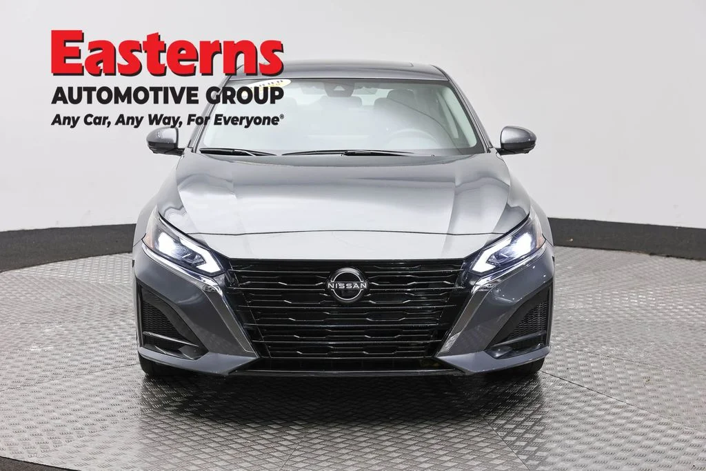 Used 2023 Gray Nissan 2.5 SL image 2