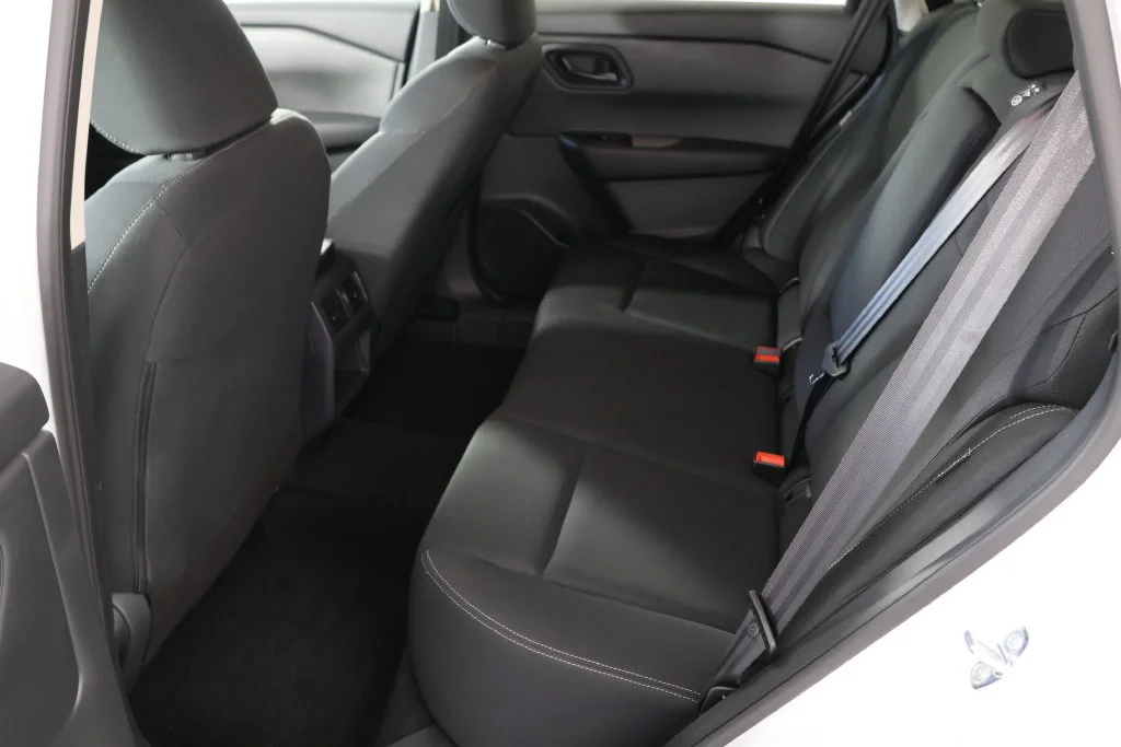 Used 2026 Glacier White Nissan S image 18