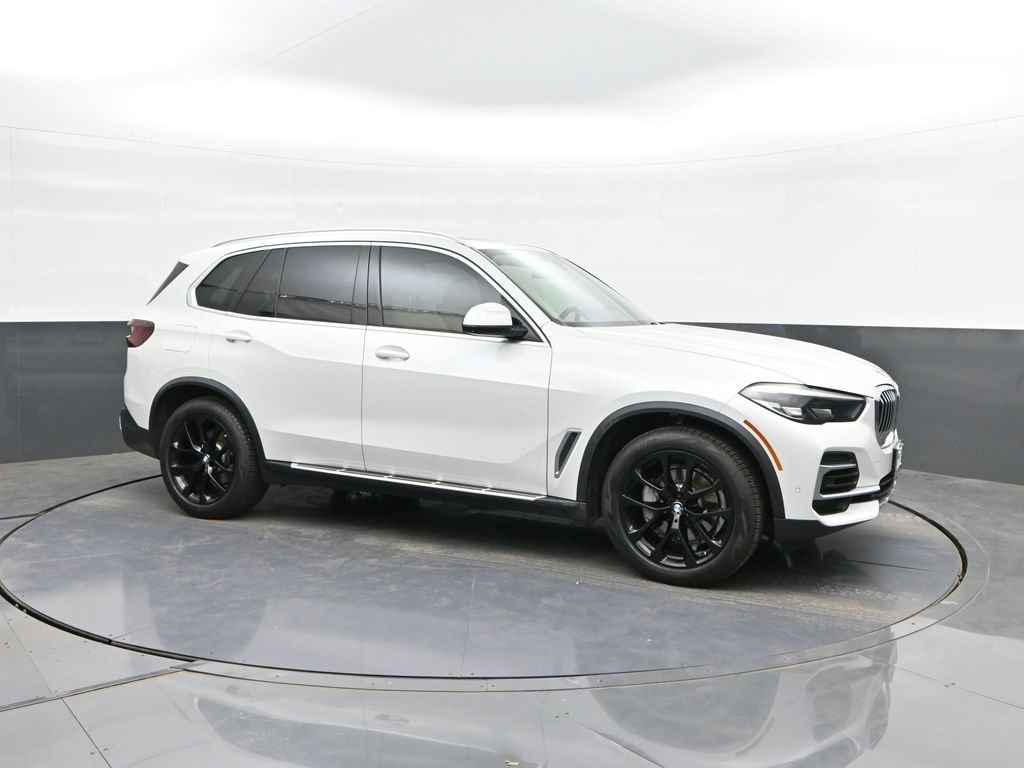 Used 2022 White BMW xDrive40i image 17
