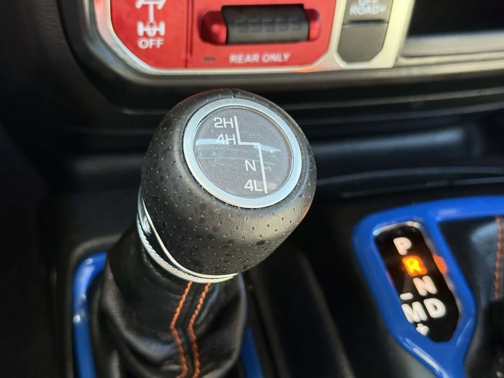 Used 2023 Black Jeep Mojave image 31
