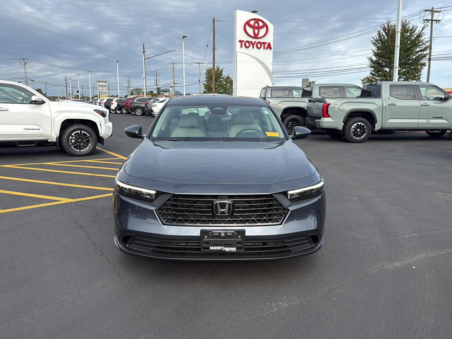 Used 2024 Meteorite Gray Metallic Honda EX image 8
