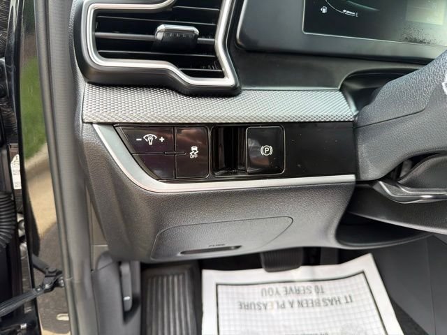 Used 2024 Black Kia LX image 28