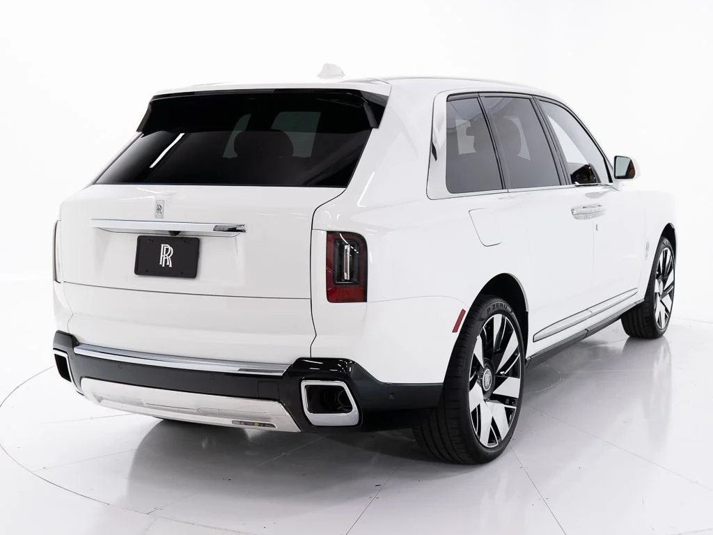 New 2026 English White Rolls-Royce  image 5