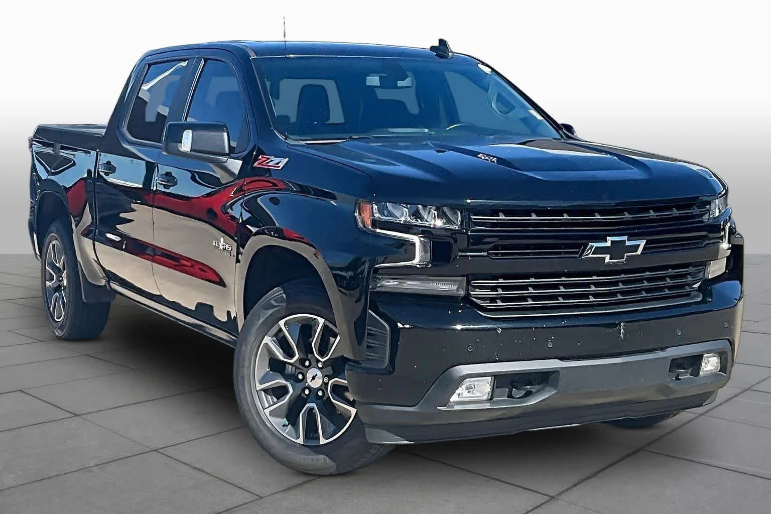 Used 2022 Black Chevrolet RST image 4