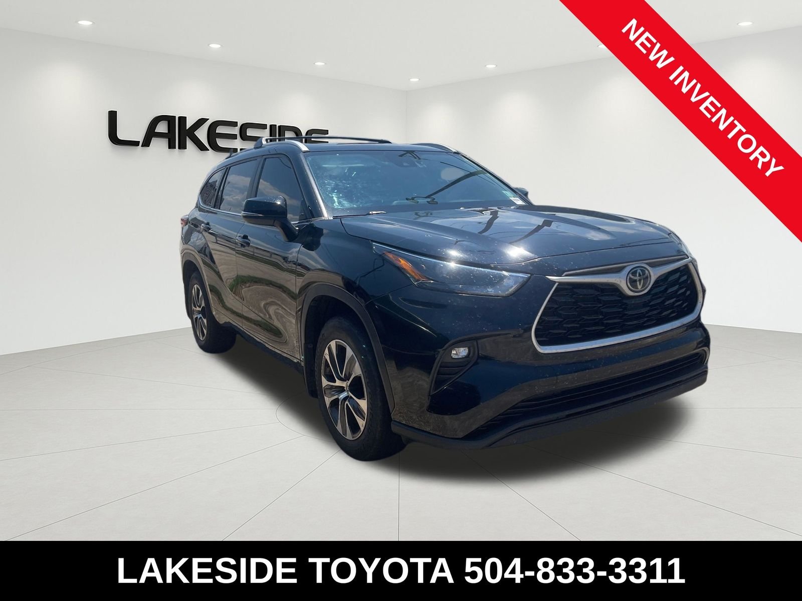 Used 2023 Black Toyota XLE image 3