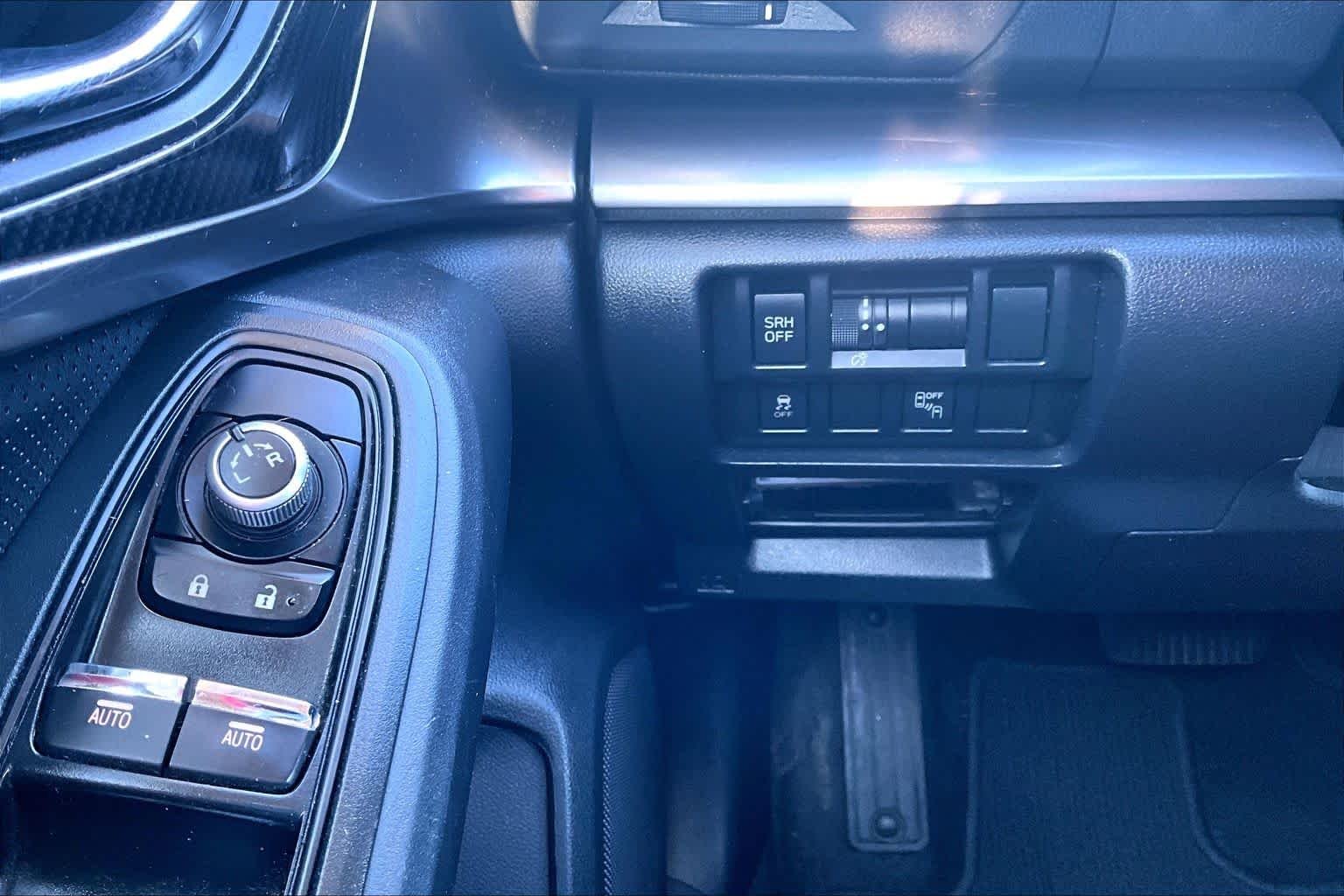 Used 2019 Cool Gray Khaki Subaru Limited image 32
