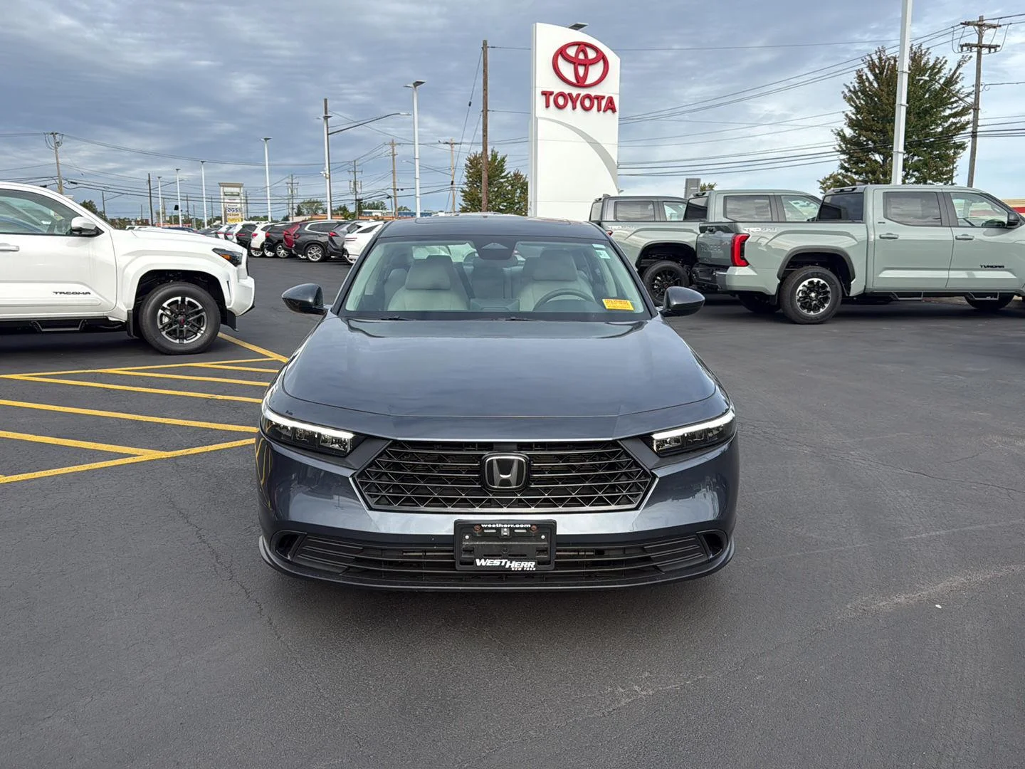 Used 2024 Meteorite Gray Metallic Honda EX image 8