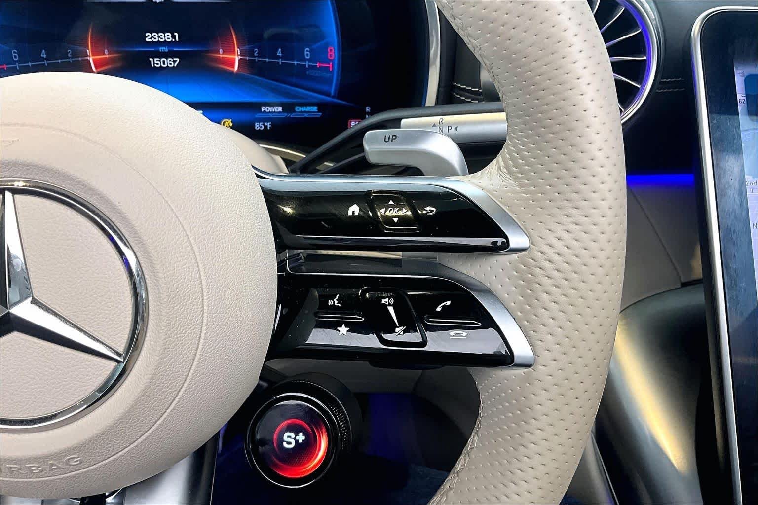 Used 2023 MANUFAKTUR Moonlight White Metallic Mercedes-Benz AMG® SL 43 image 24