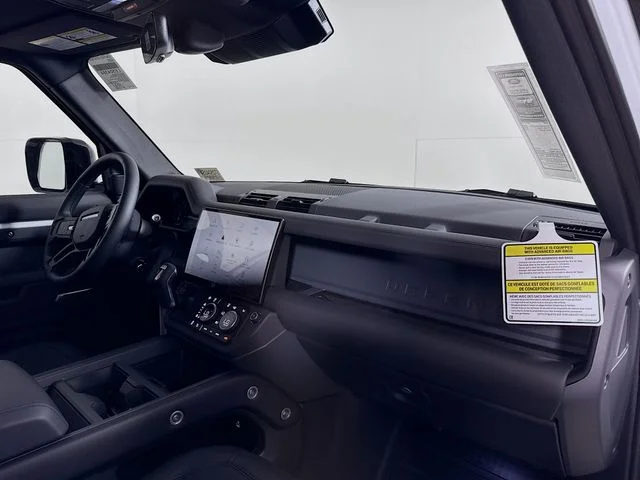 New 2026 Fuji White Land Rover X-Dynamic SE image 31