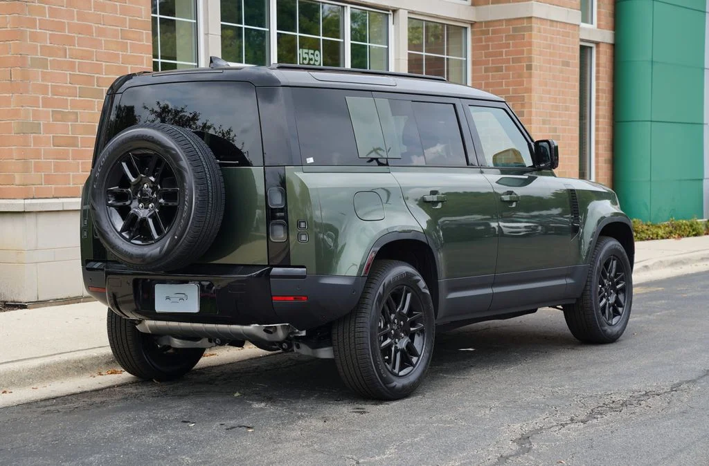 New 2026 Woolstone Green Land Rover S image 6