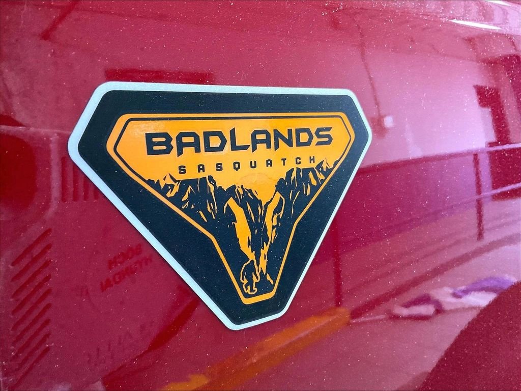 Used 2025 Red Ford Badlands image 29