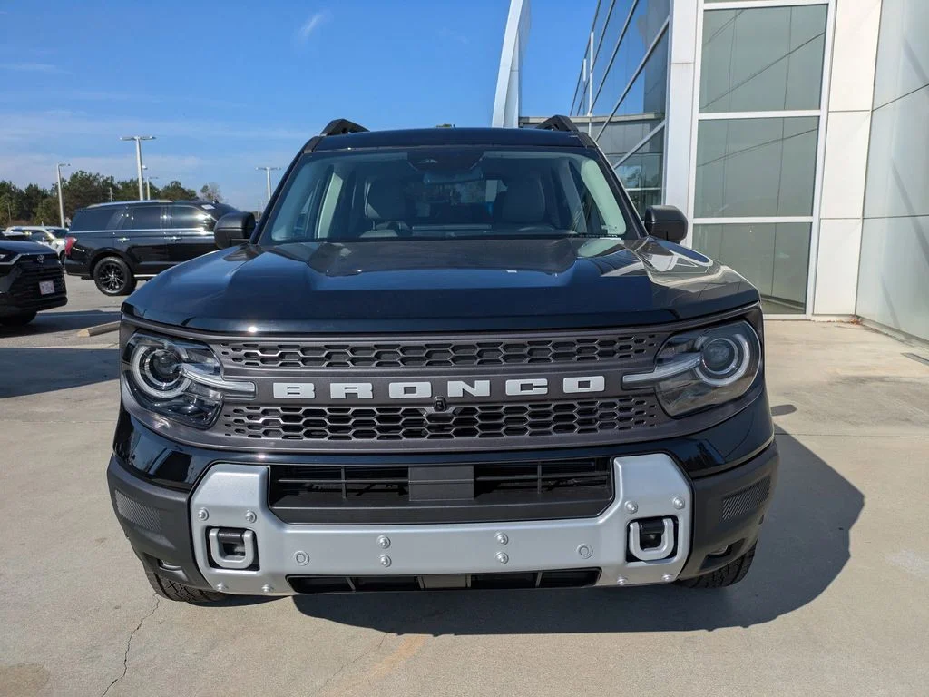 New 2025 Shadow Black Ford Badlands image 8