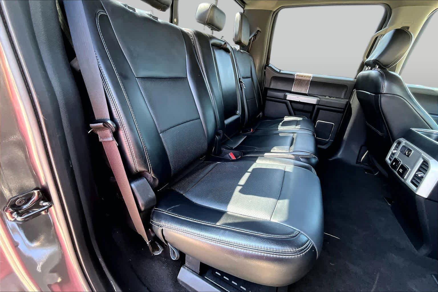 Used 2019 Magnetic Ford LARIAT image 20