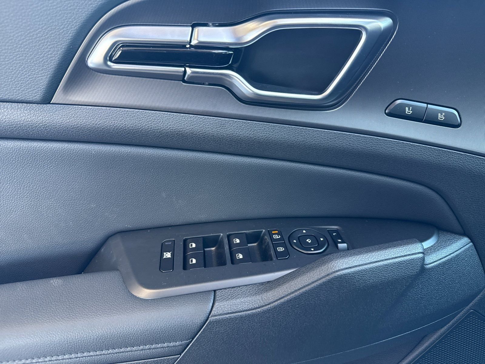 New 2026 Shadow Matte Gray Kia SX Prestige image 10