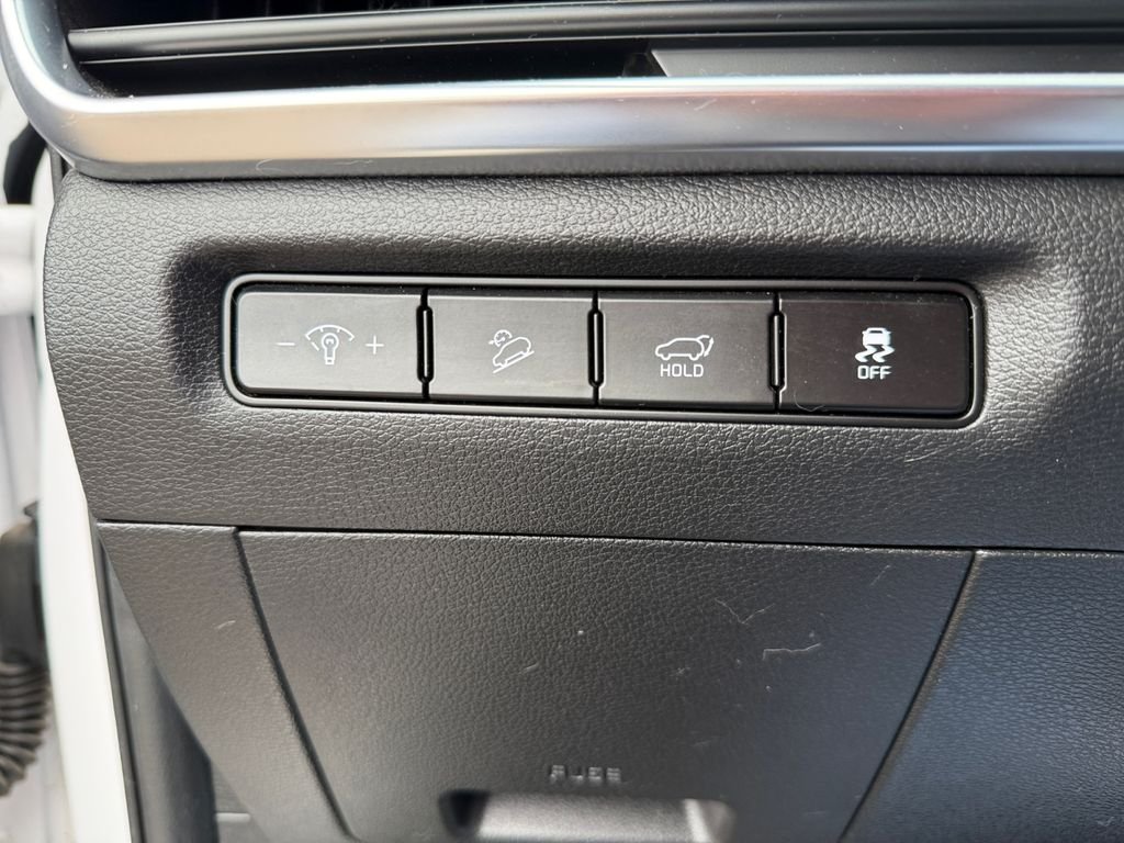 Used 2024 White Kia SX-Prestige image 30