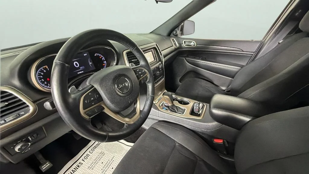 Used 2017 White Jeep Laredo image 18