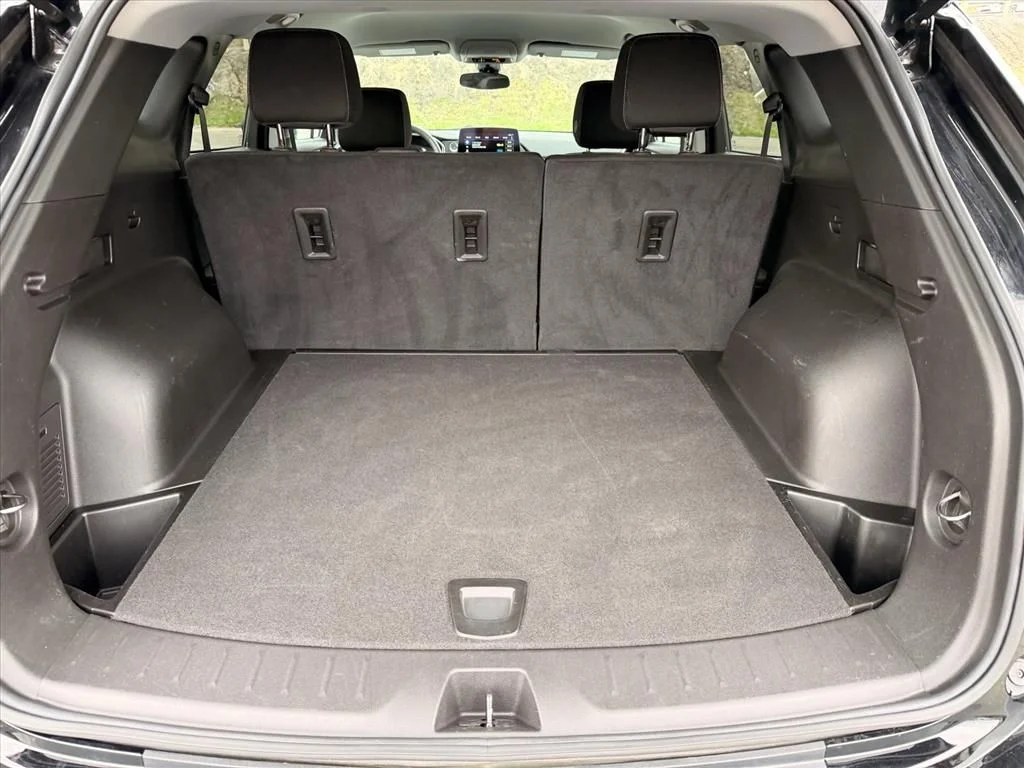 Used 2025 Black Chevrolet LT image 31