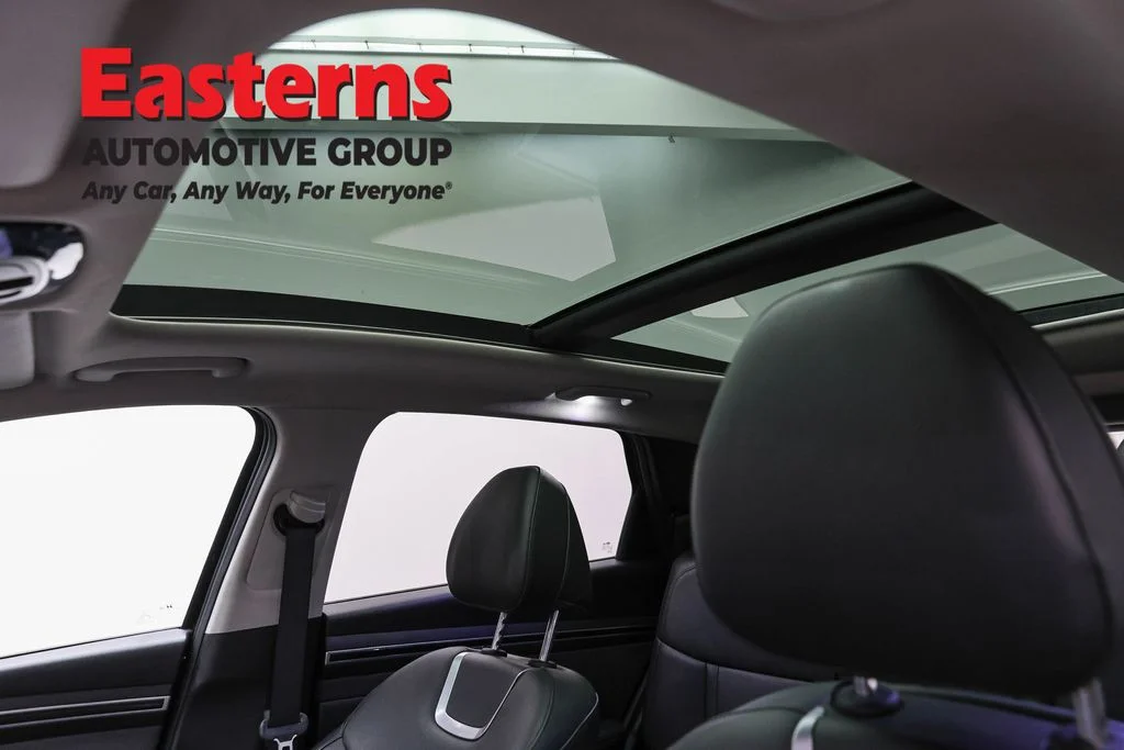 Used 2022 Black Hyundai Limited image 37