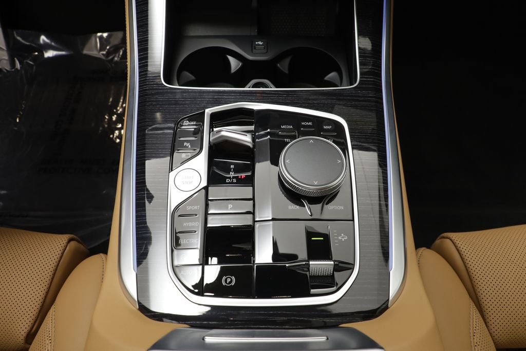 New 2026 Carbon Black Metallic BMW xDrive50e image 14