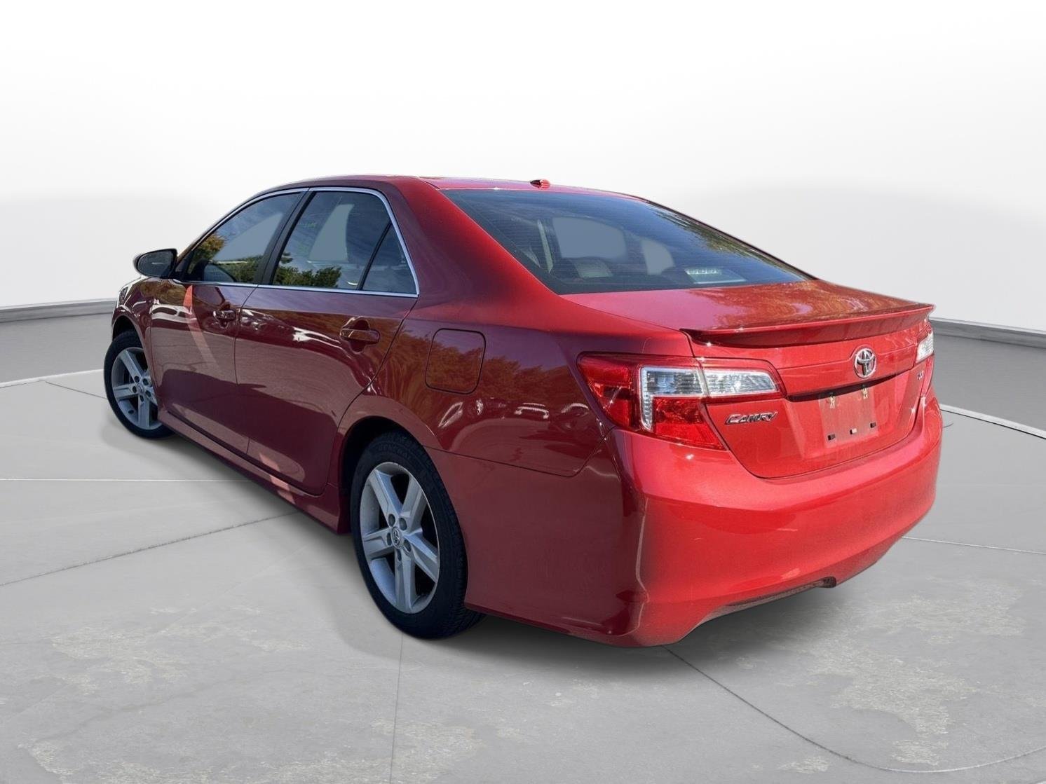 Used 2013 Barcelona Red Metallic Toyota SE image 8