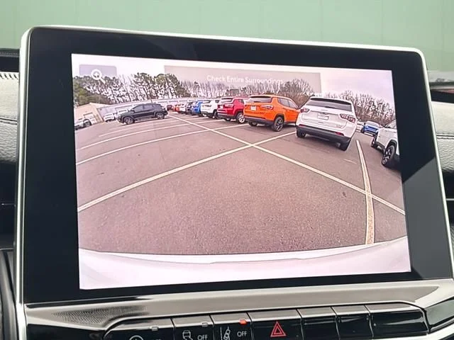 New 2026 White/off-white Jeep Latitude image 33