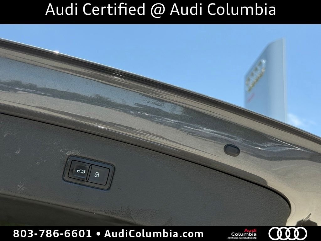 Used 2025  Audi 55 Prestige image 17