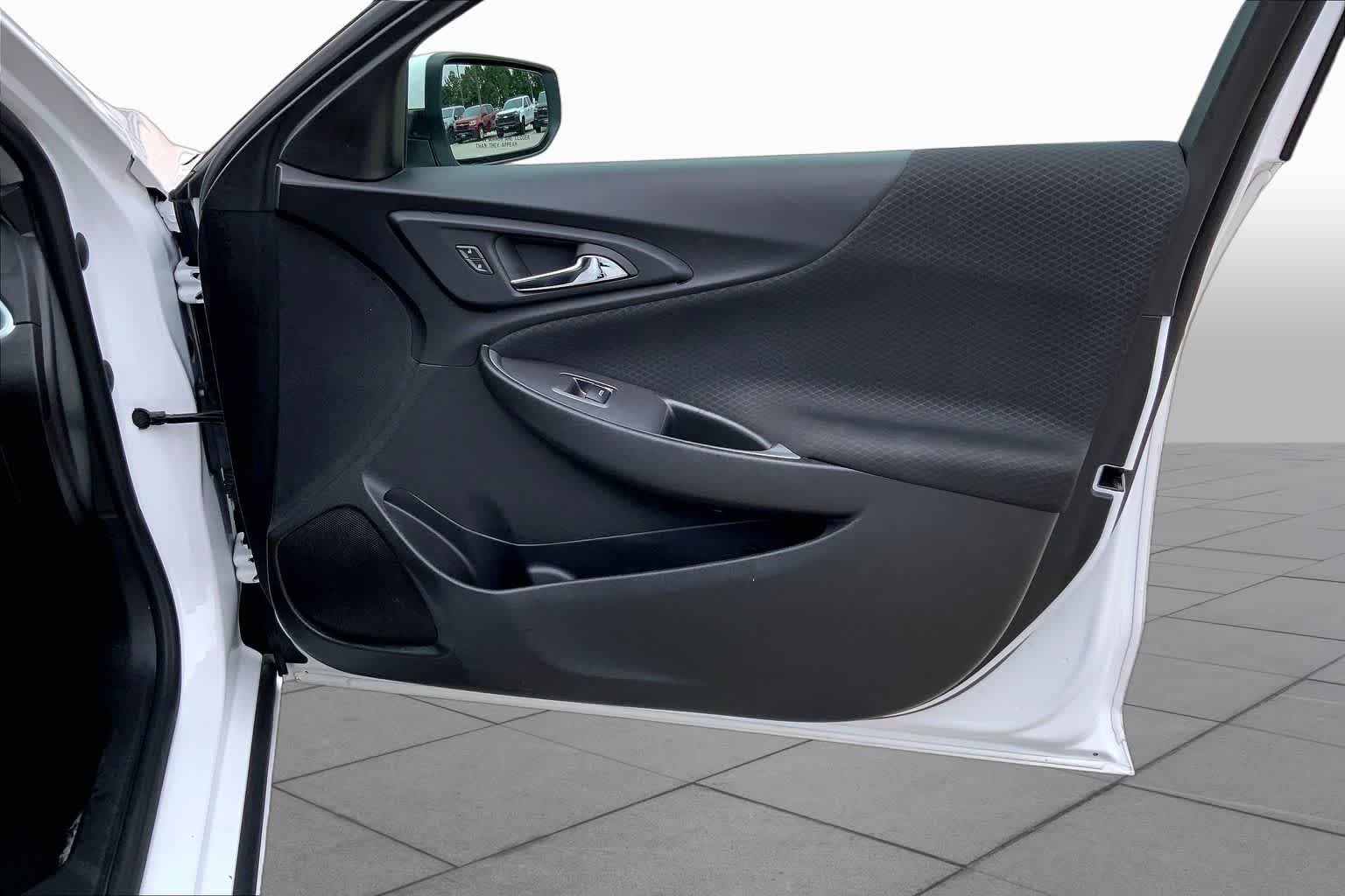 Used 2024 Summit White Chevrolet LT image 22