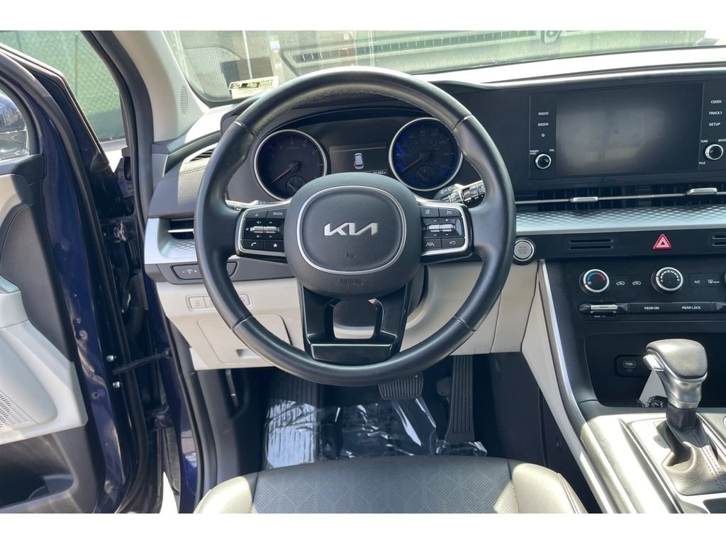 Used 2022 DEEP CHROMA BLUE Kia LXS image 16
