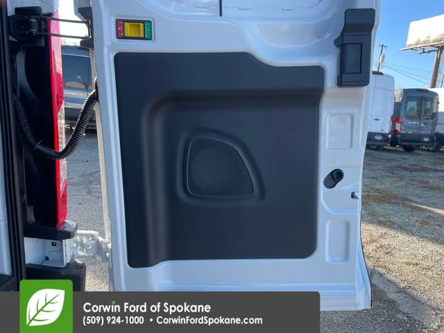 New 2026 Oxford White Ford Base image 17