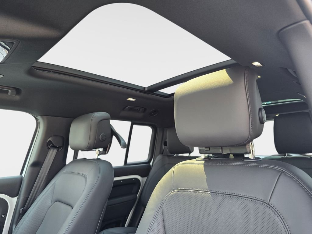 2026 Land Rover Defender X-Dynamic SE - Photo 31