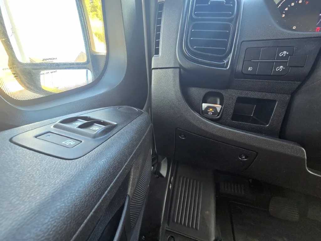 Used 2025 White Ram Base image 15