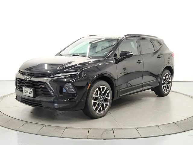 Used 2025 Black Chevrolet RS image 3