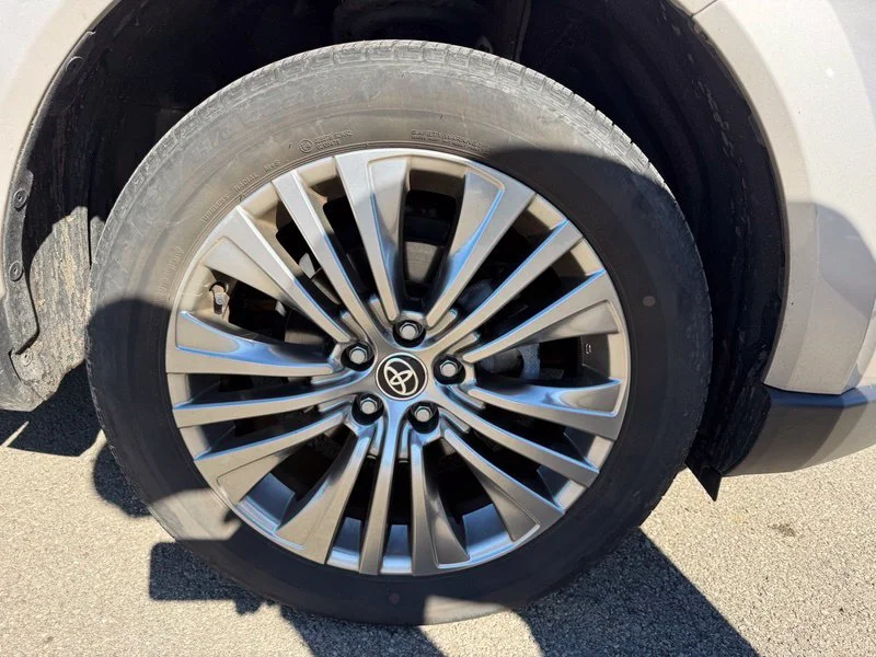 Used 2023 Silver Toyota XLE image 11