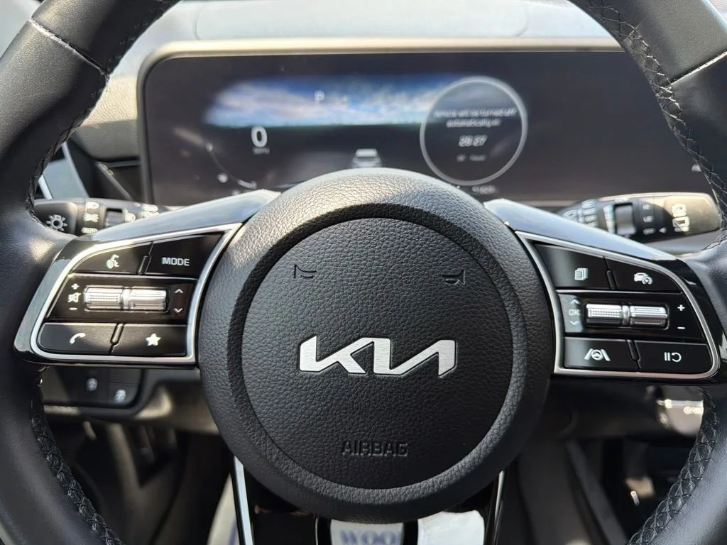 Used 2024 Green Kia S image 16