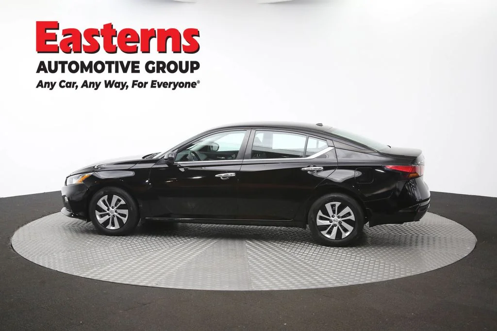 Used 2020 Black Nissan 2.5 S image 61