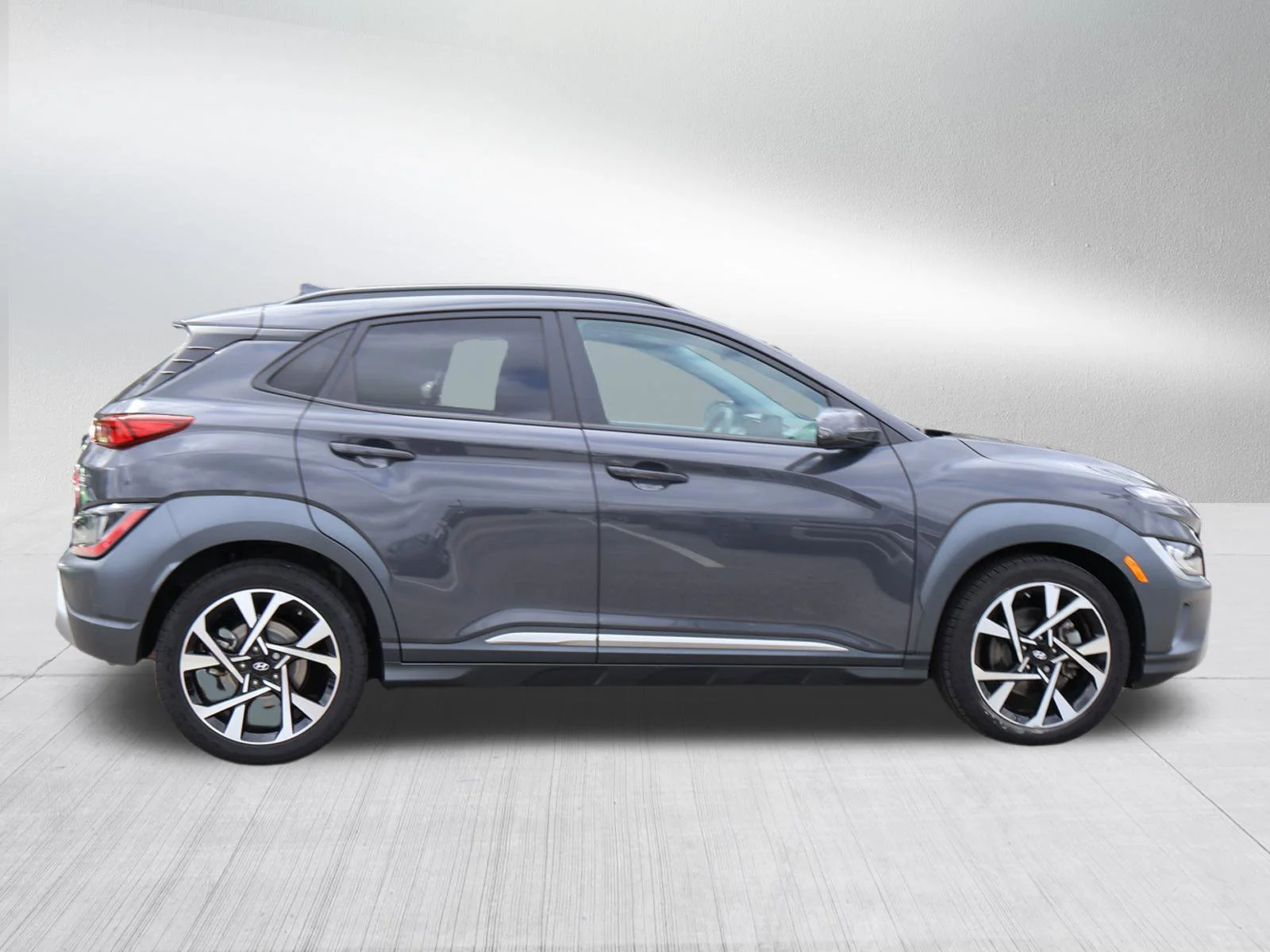 Used 2023 Ecotronic Gray Hyundai Limited image 8