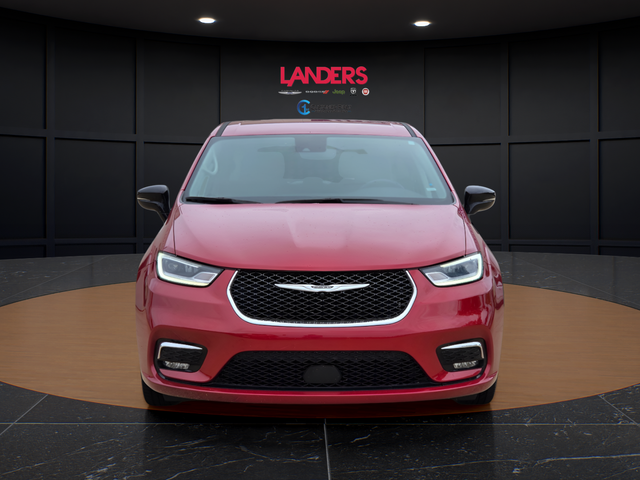 Used 2024 Red Chrysler Touring L image 6