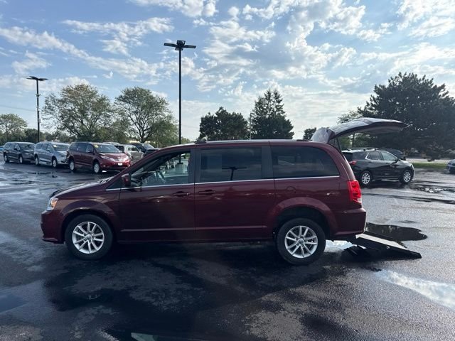 Used 2018 Red Dodge SXT image 5