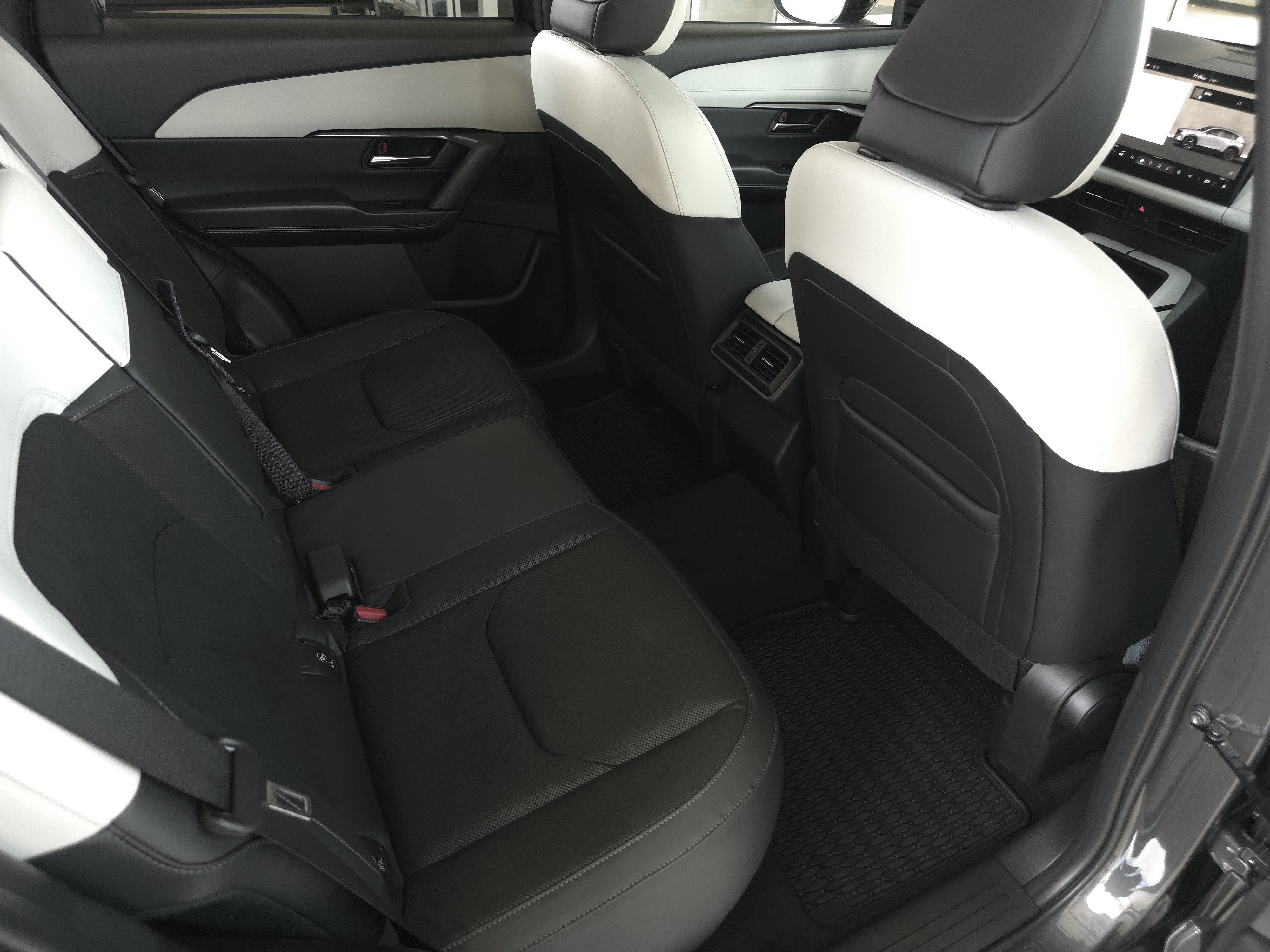 New 2026 Machine Gray Metallic Mazda 2.5 S Preferred AWD image 30