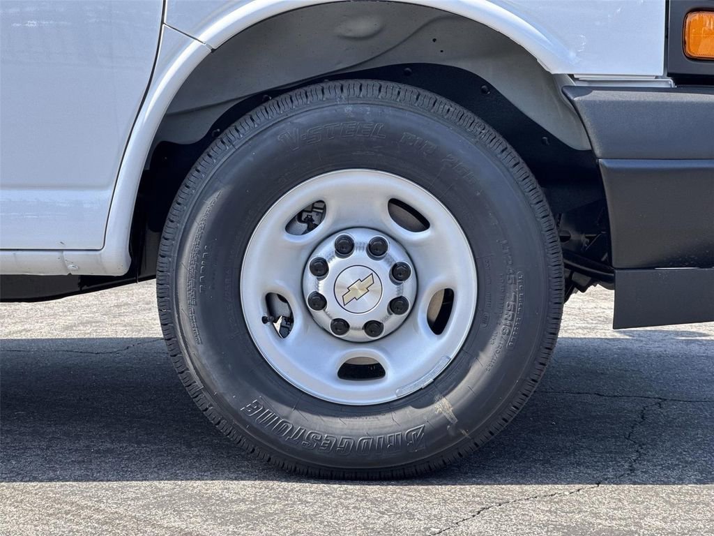 2026 Chevrolet Express Cargo Work Van - Photo 30