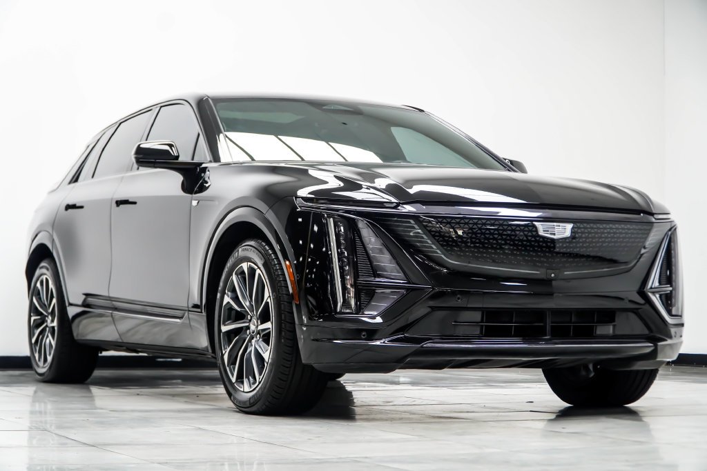Used 2025 Black Cadillac Sport image 4