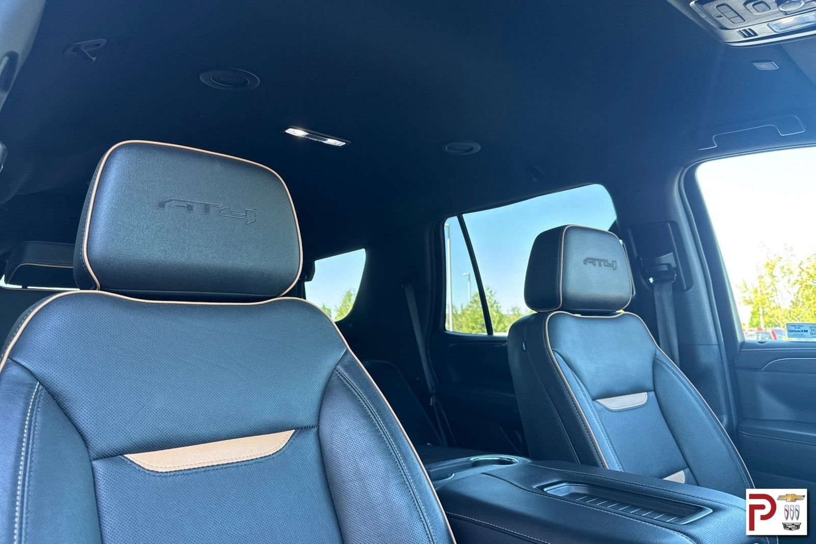 Used 2022 White GMC AT4 image 20