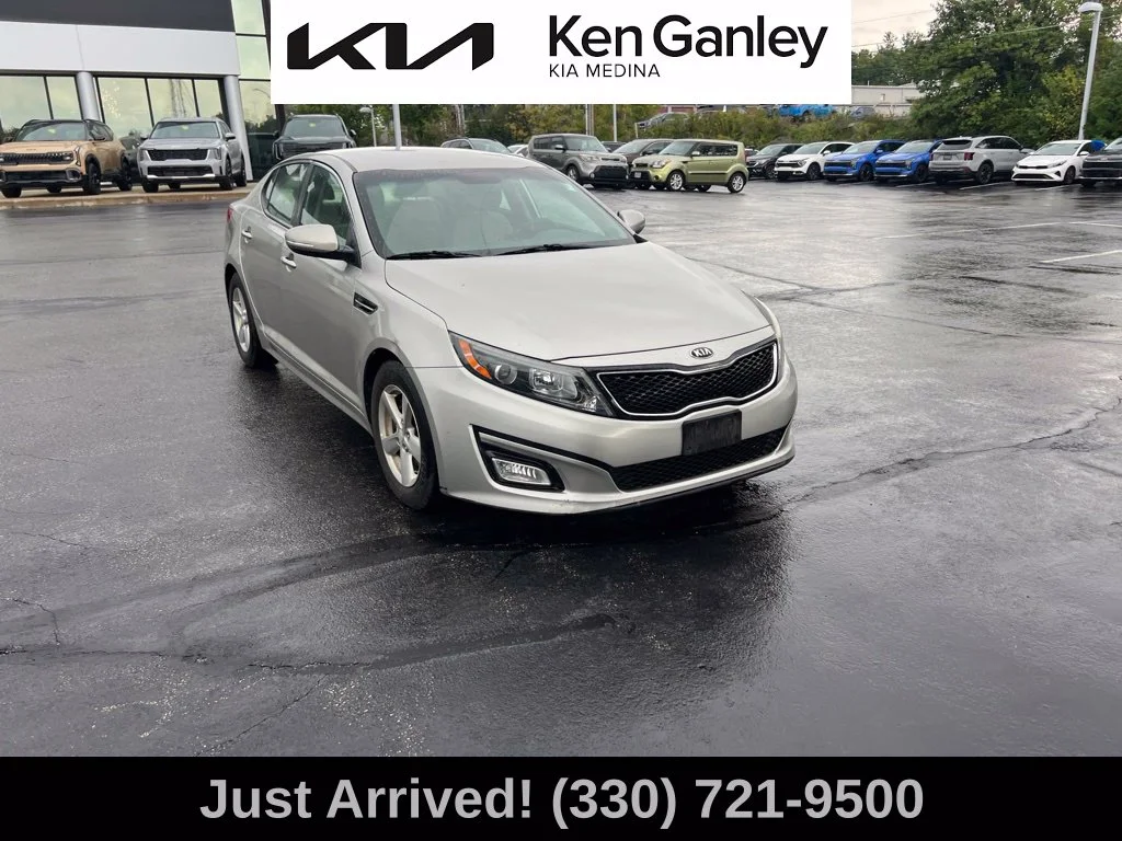 Used 2014 Silver Kia LX image 3