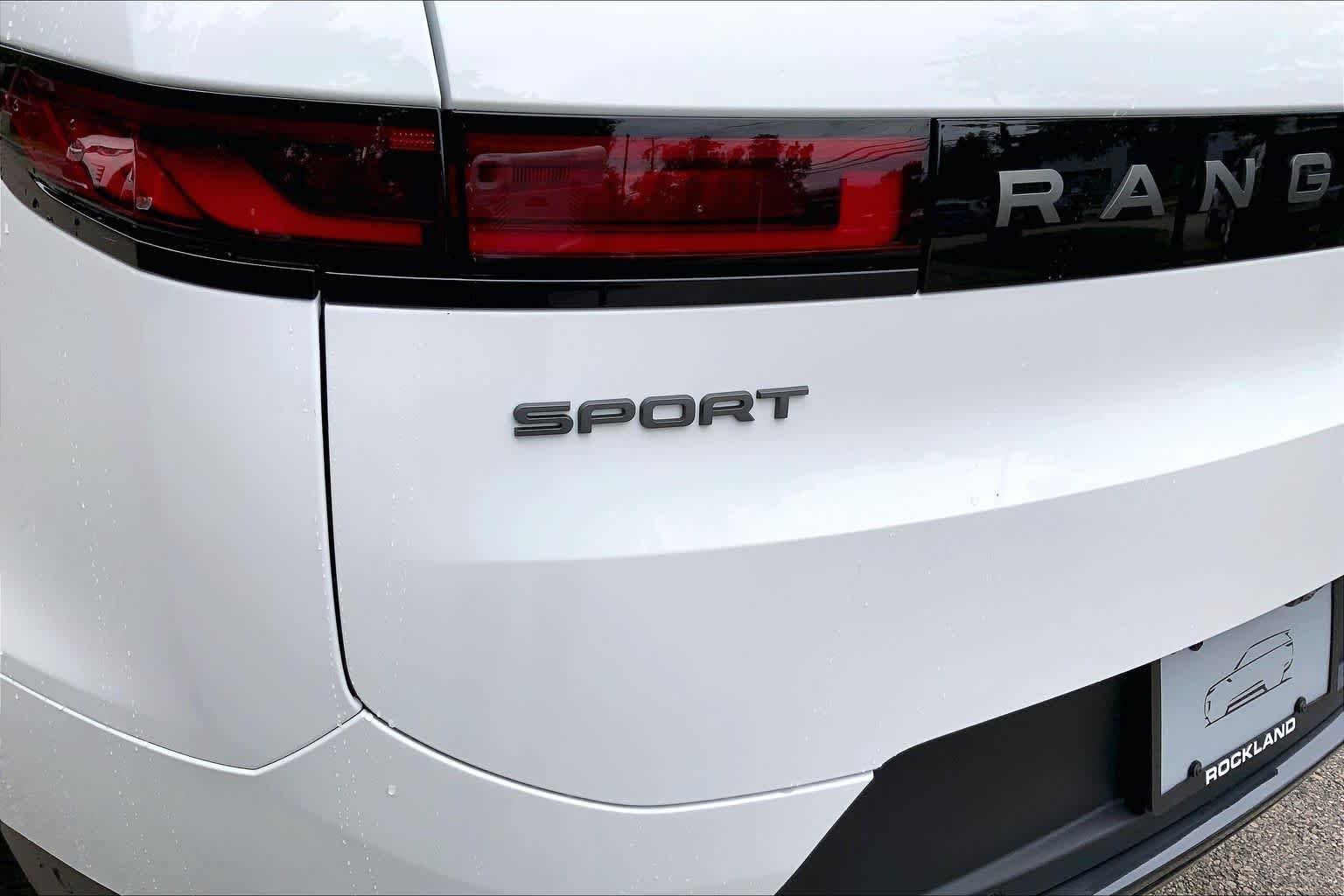 New 2026 Fuji White Land Rover SE image 6