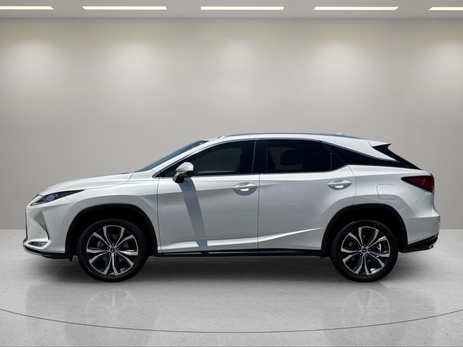 Used 2022 Eminent White Pearl Lexus RX 350 image 2