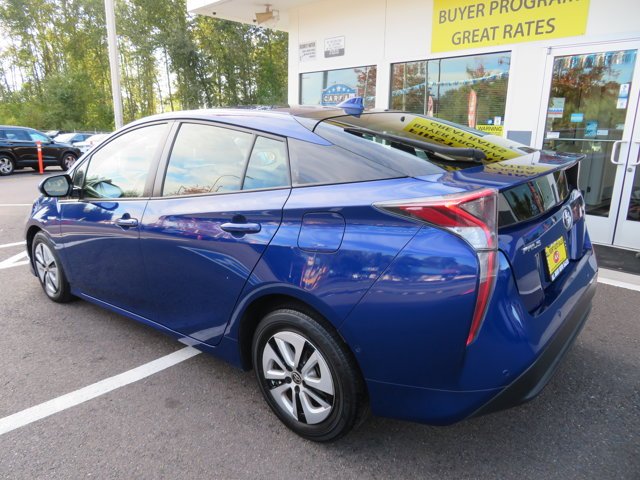 2018 Toyota Prius Three photo 3