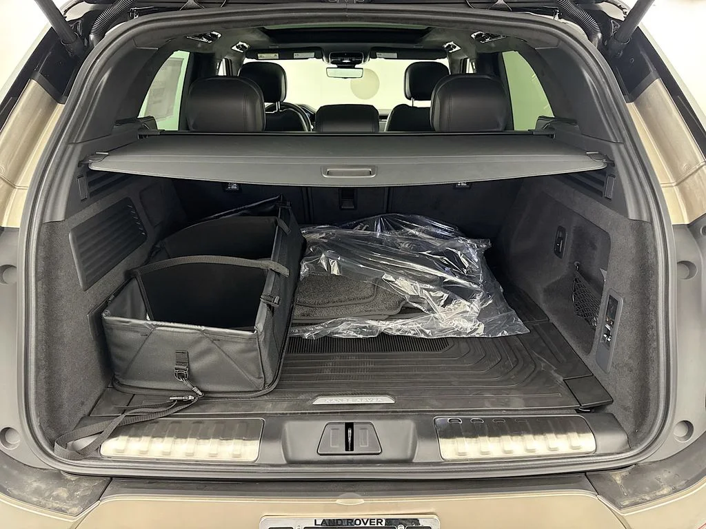 New 2026 Sunset Gold Land Rover Autobiography image 27