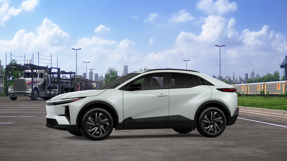 New 2026 Wind Chill Pearl Toyota SE image 3