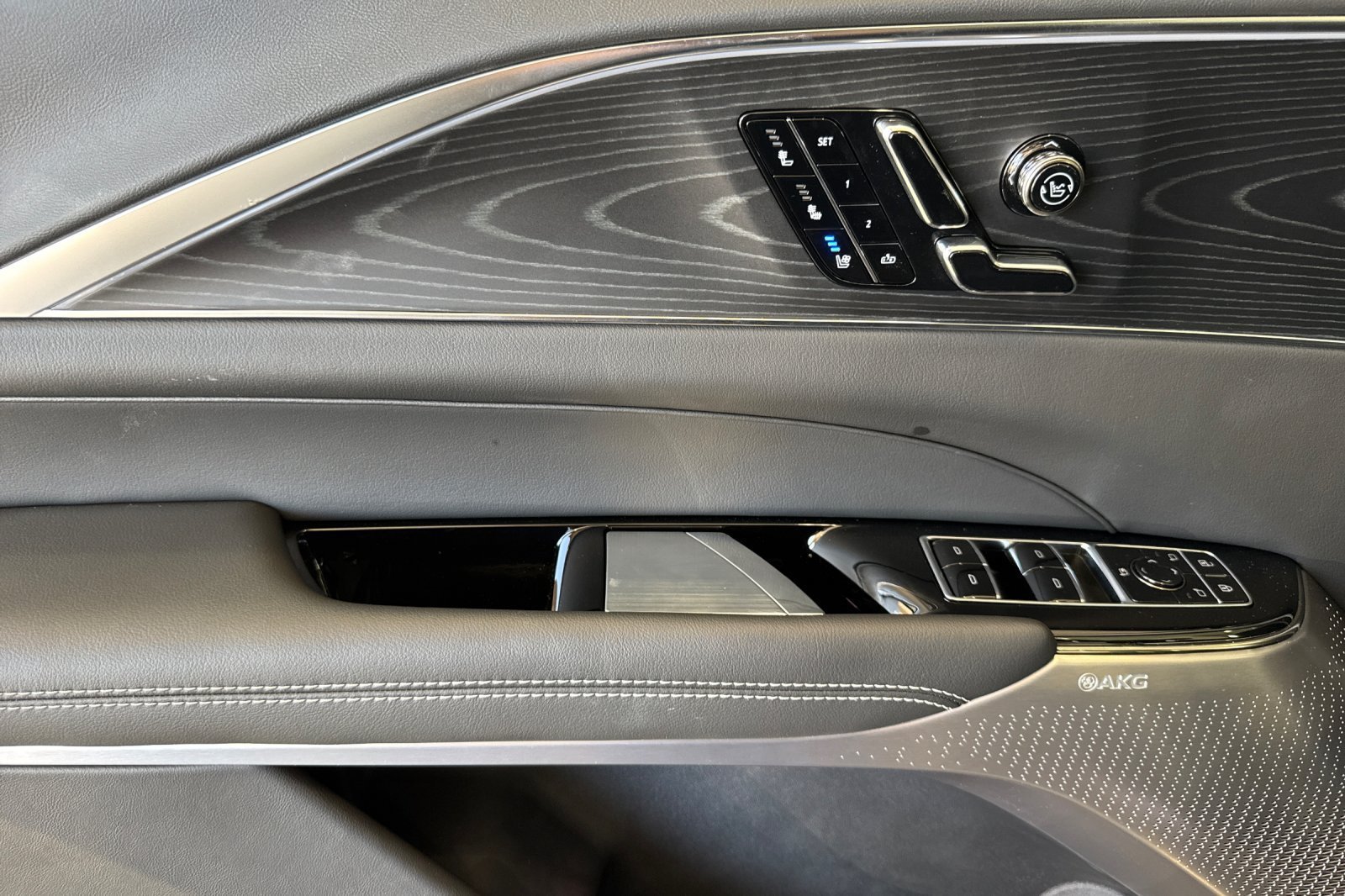 2026 Cadillac LYRIQ V - Photo 11
